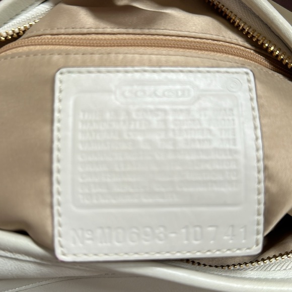 Coach large ivory hobo with wallet - Picture 14 of 16